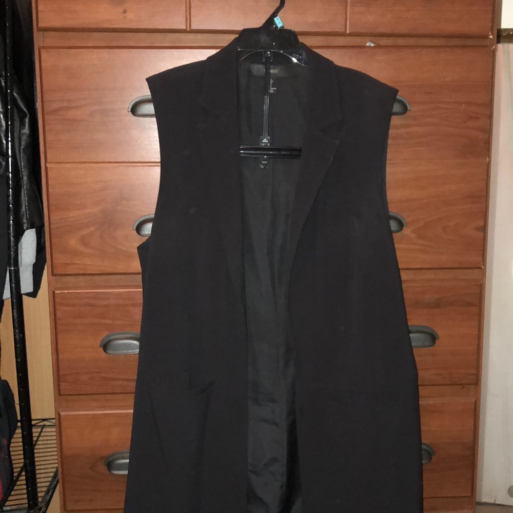 FOREVER 21 Black Vest